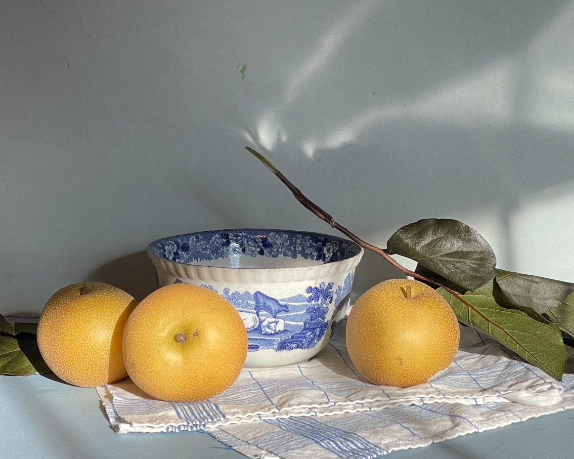 asian-pears-with-leaves