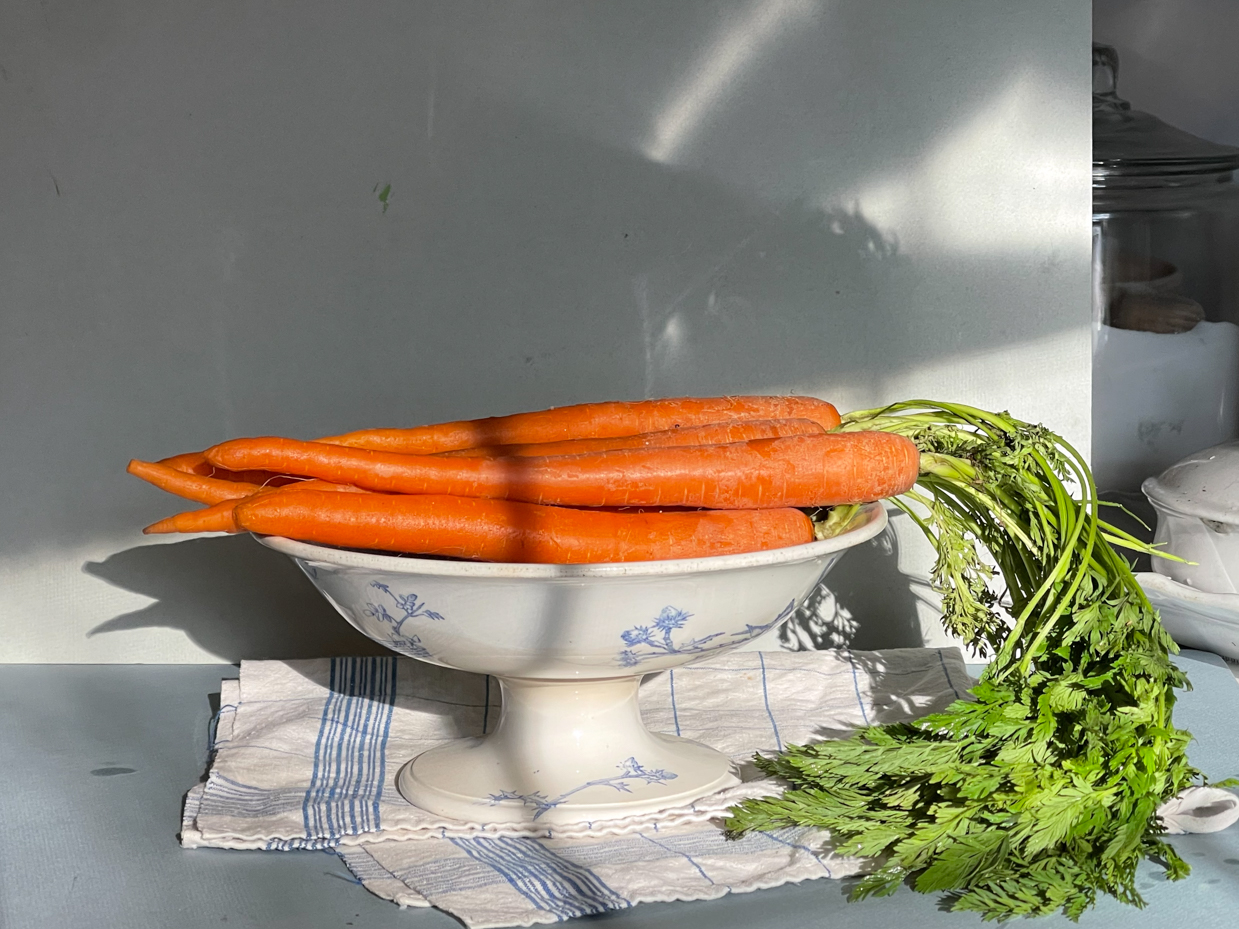 carrots-in-pedestal-dish