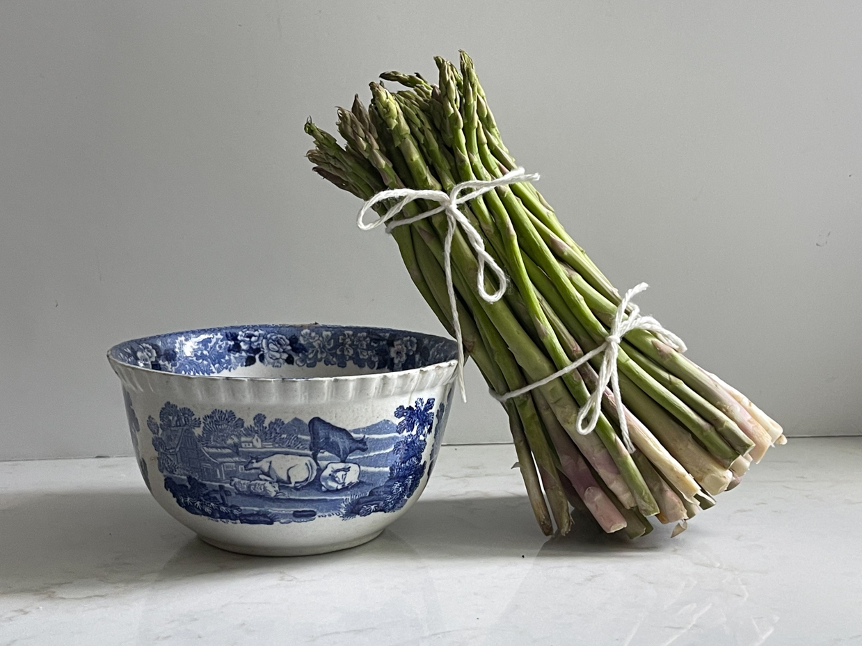 bowl-and-asparagus