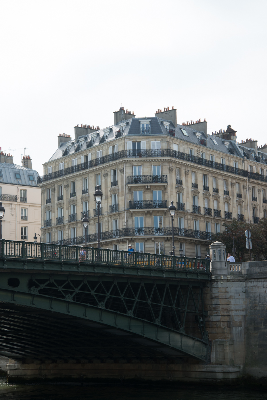 buildings-in-paris-france