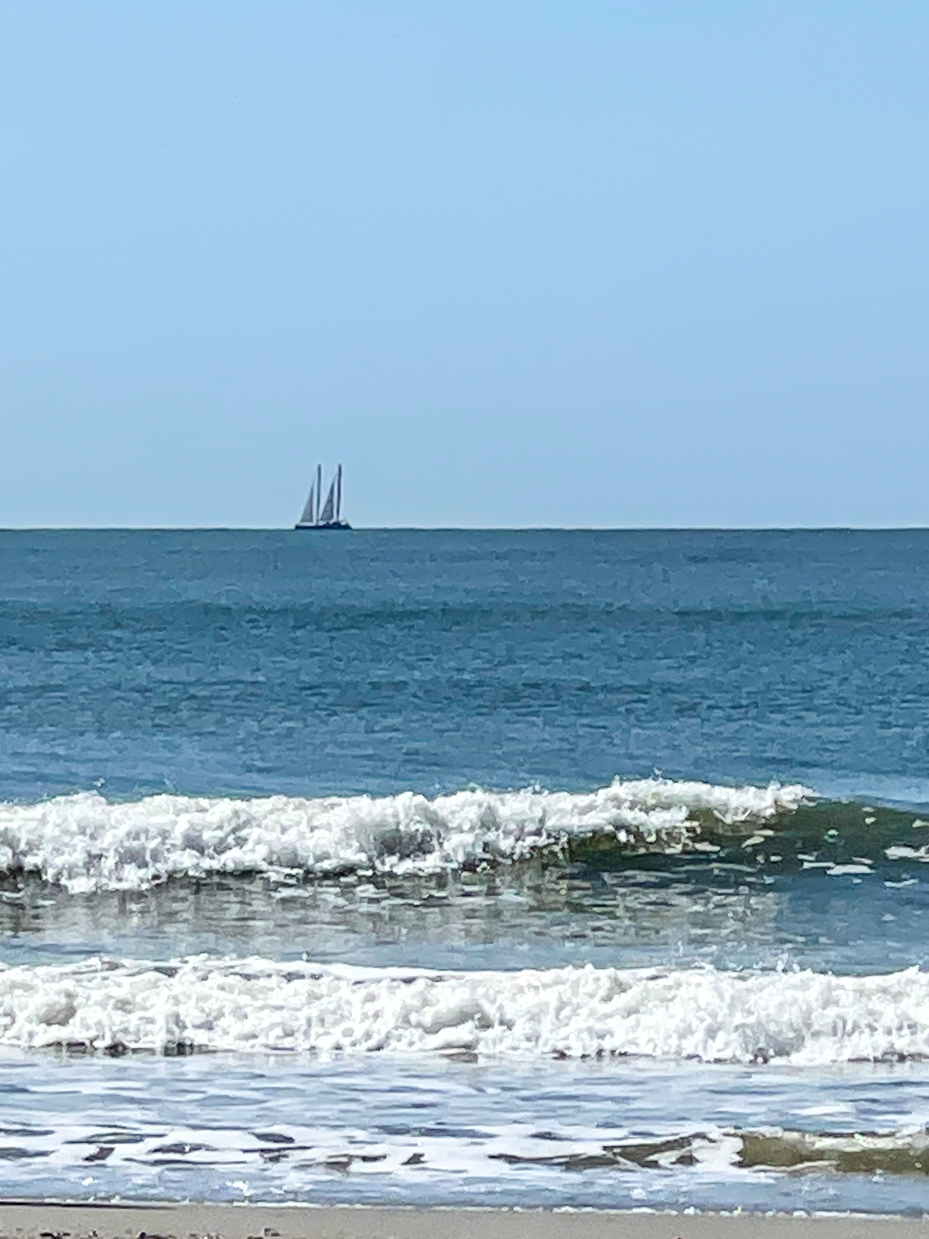 waves-and-sailboat