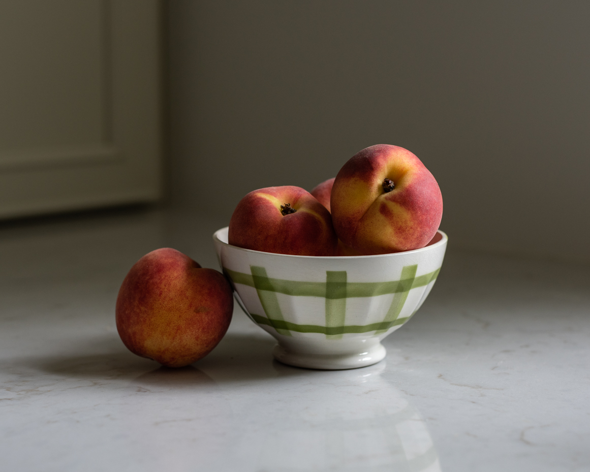 peaches-in-a-bowl