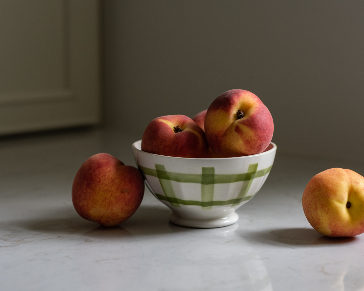 peaches-in-a-bowl