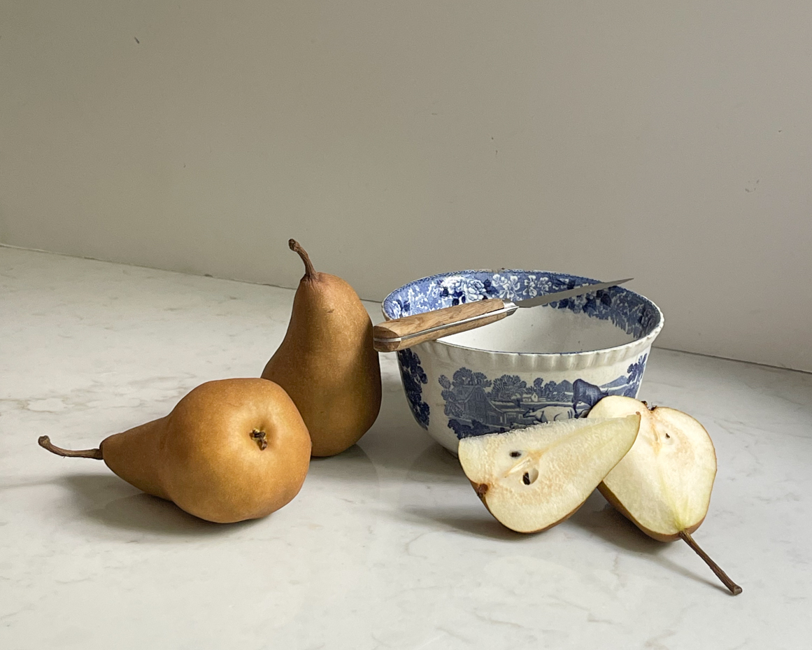 pears-knife-and-bowl