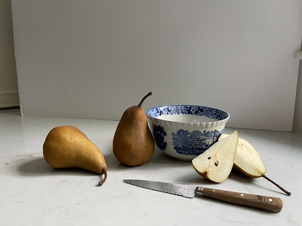 pears-next-to-bowl