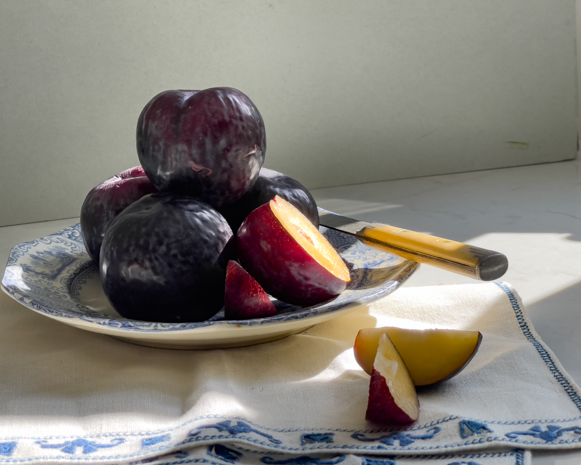 plums-and-plum-slices