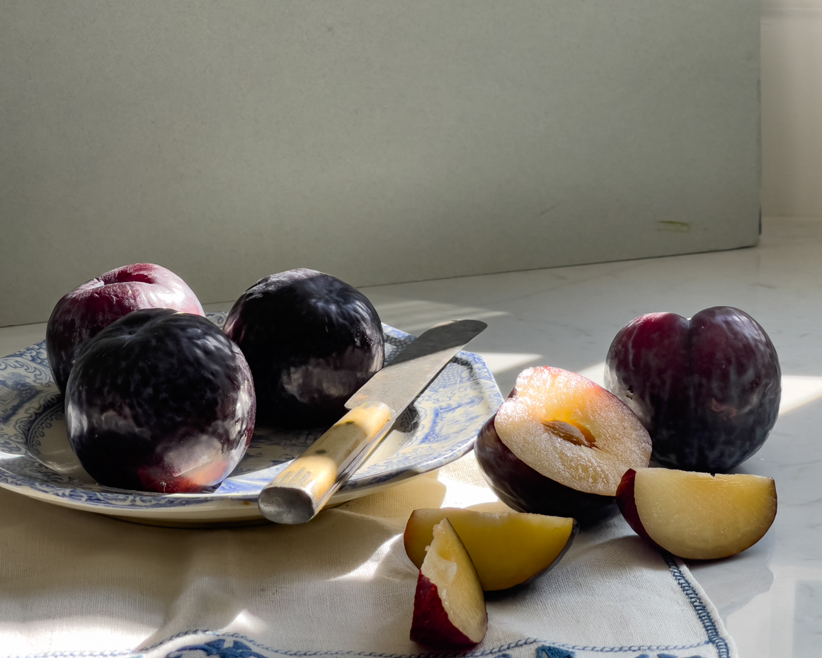 plums-and-plum-slices