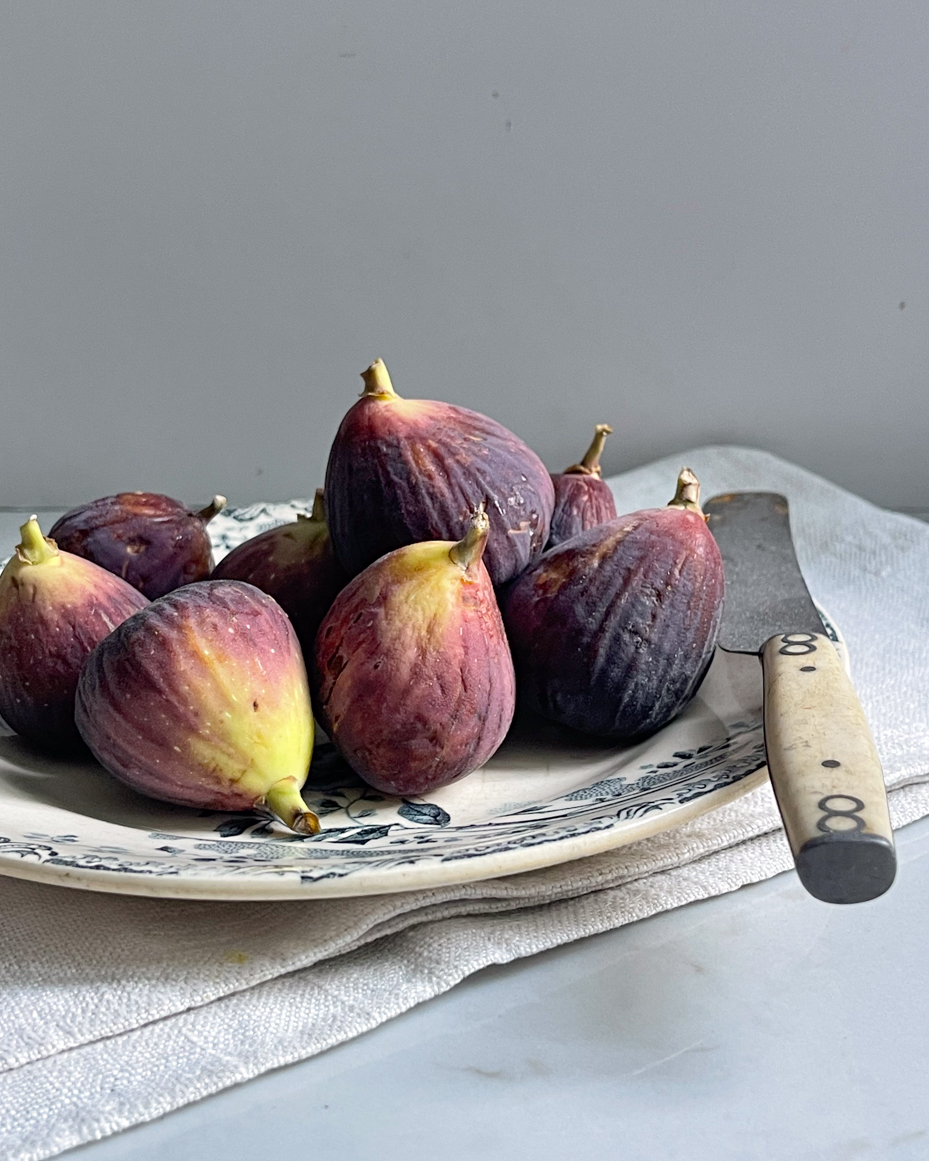 figs-on-a-plate