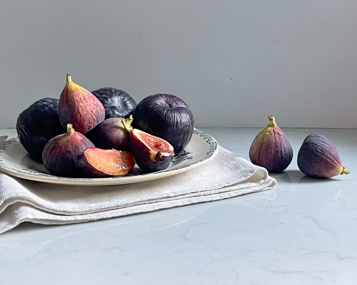 figs-on-a-plate