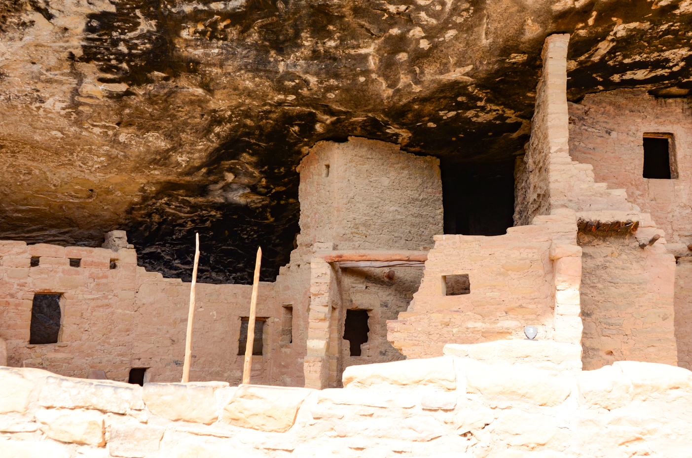 ancient-cliff-dwellings-in-sandstone-cave-historical-site