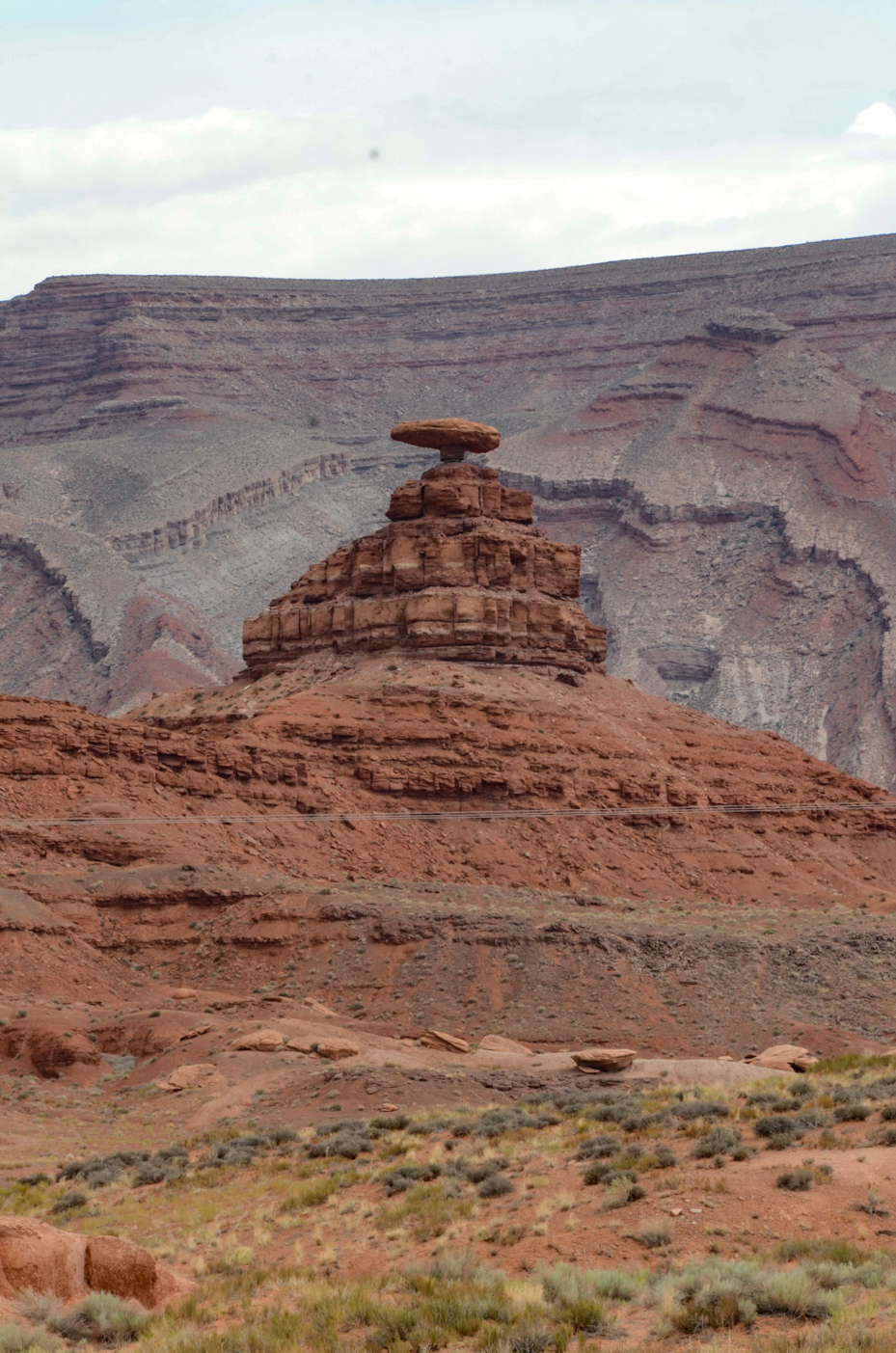 balanced-rock-formation-on-red-desert-mesa