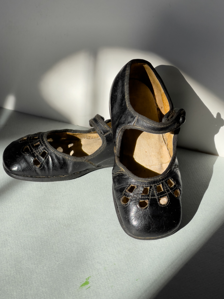 vintage-black-mary-jane-shoe-artist-reference-photos