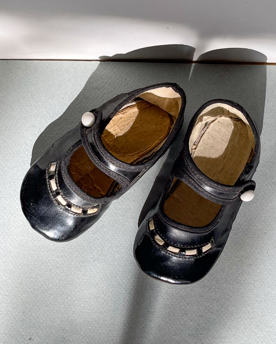 vintage-child-black-shoes-artist-reference-photos