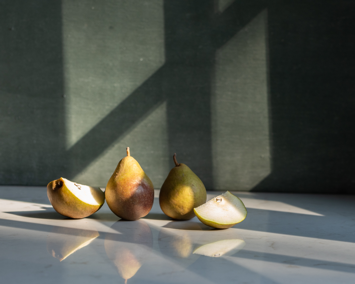 fresh-and-ripe-pears-in-natural-light-a-rustic-still-life