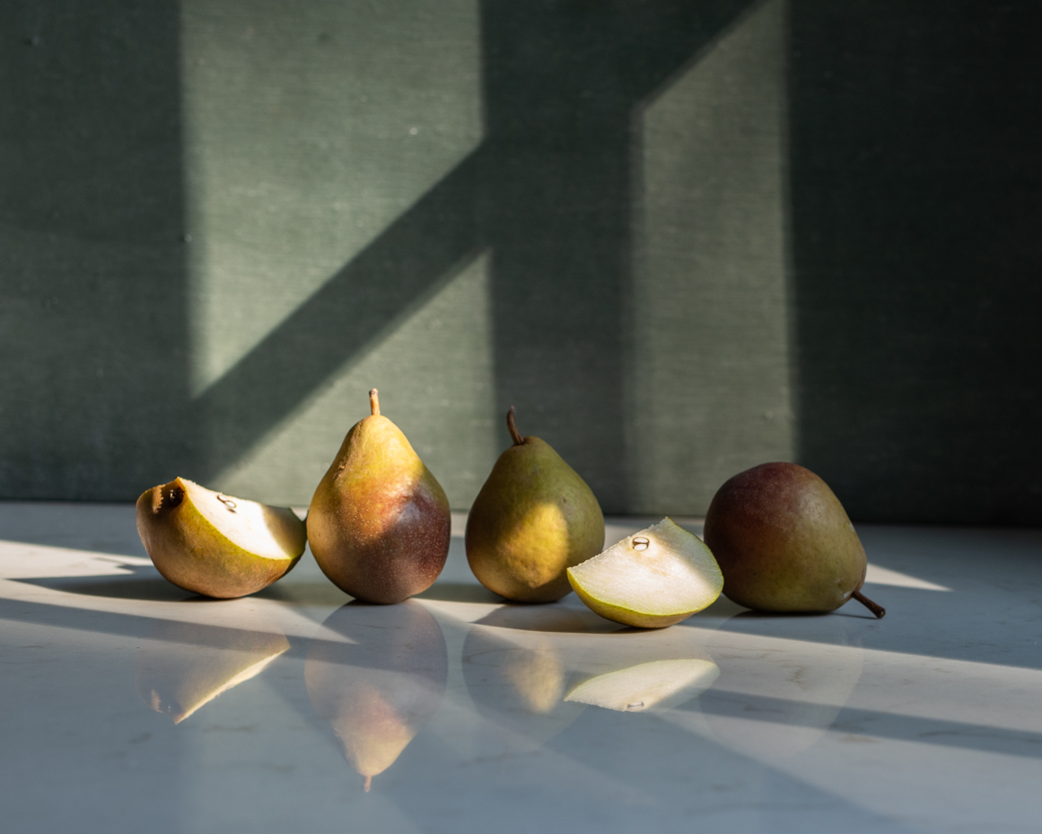 organic-pears-in-sunlight-rustic-still-life-photography