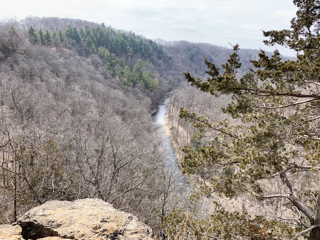 stunning-river-valley-view-from-a-rocky-cliff-in-early-spring-scenic-forest-landscape