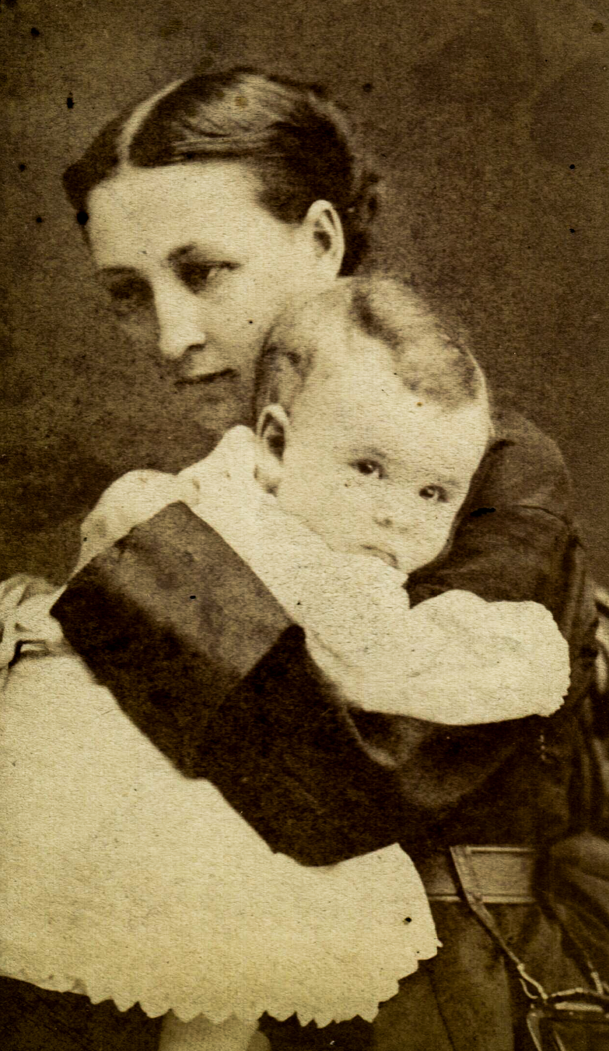 portrait-of-mother-and-baby