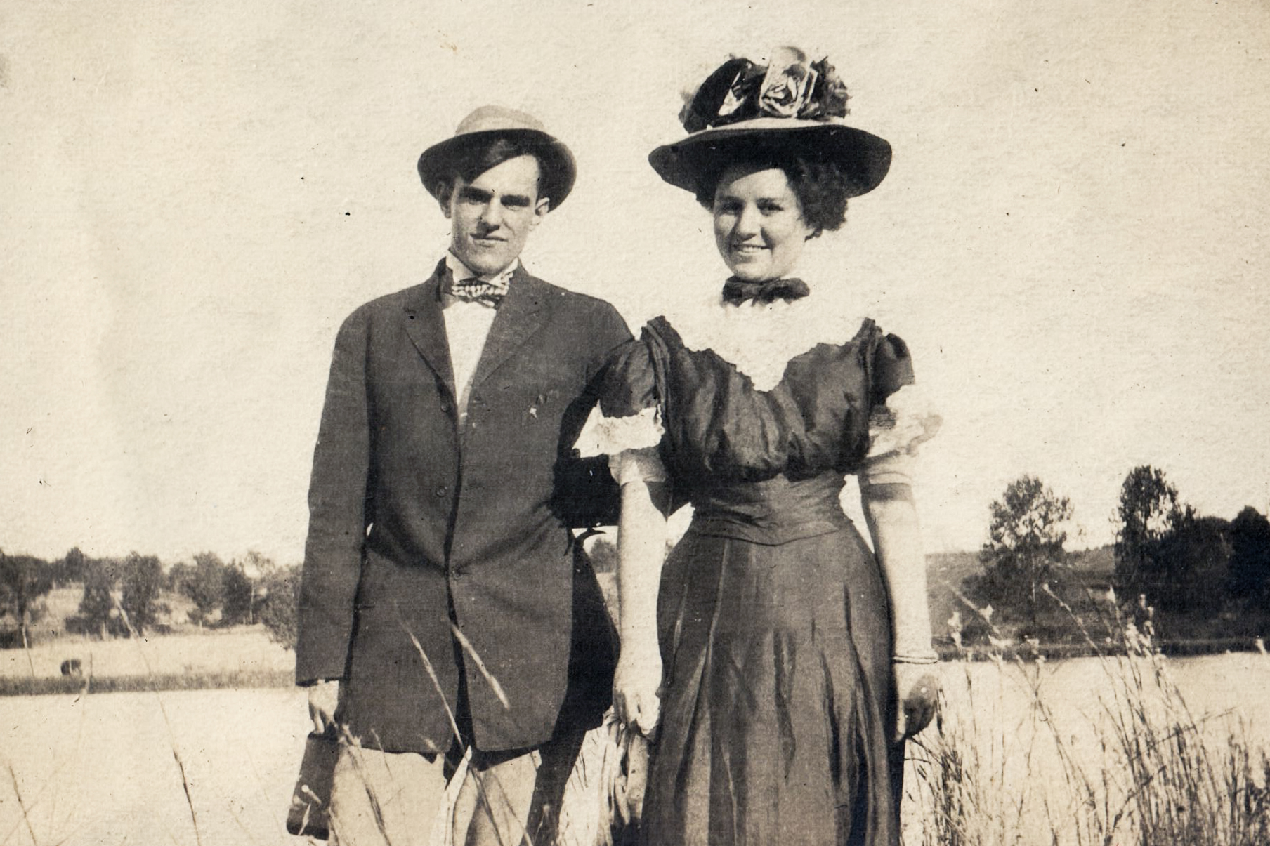 portrait-of-couple-with-hats