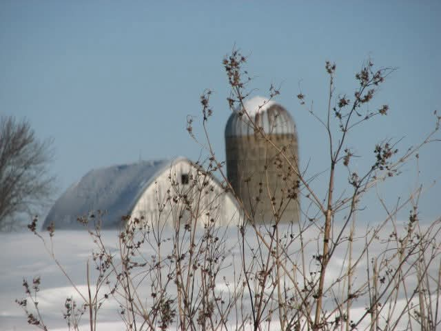 barn-in-the-snow-snowy-landscape