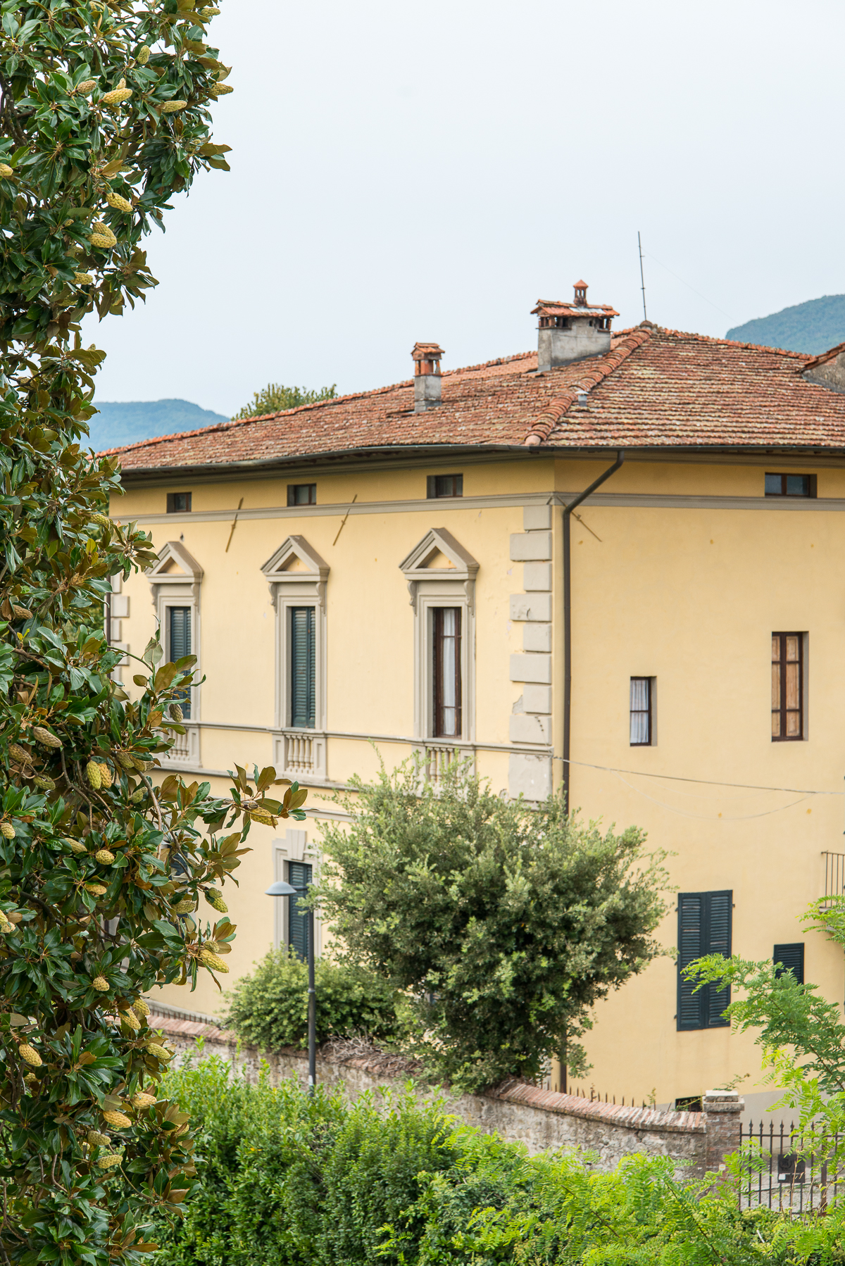 italy-tuscany-barga-town-cityscape-34