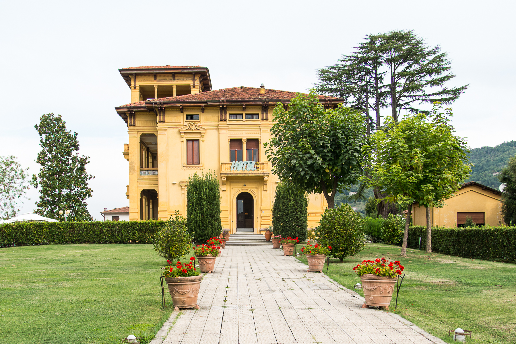 italy-tuscany-barga-town-cityscape-31