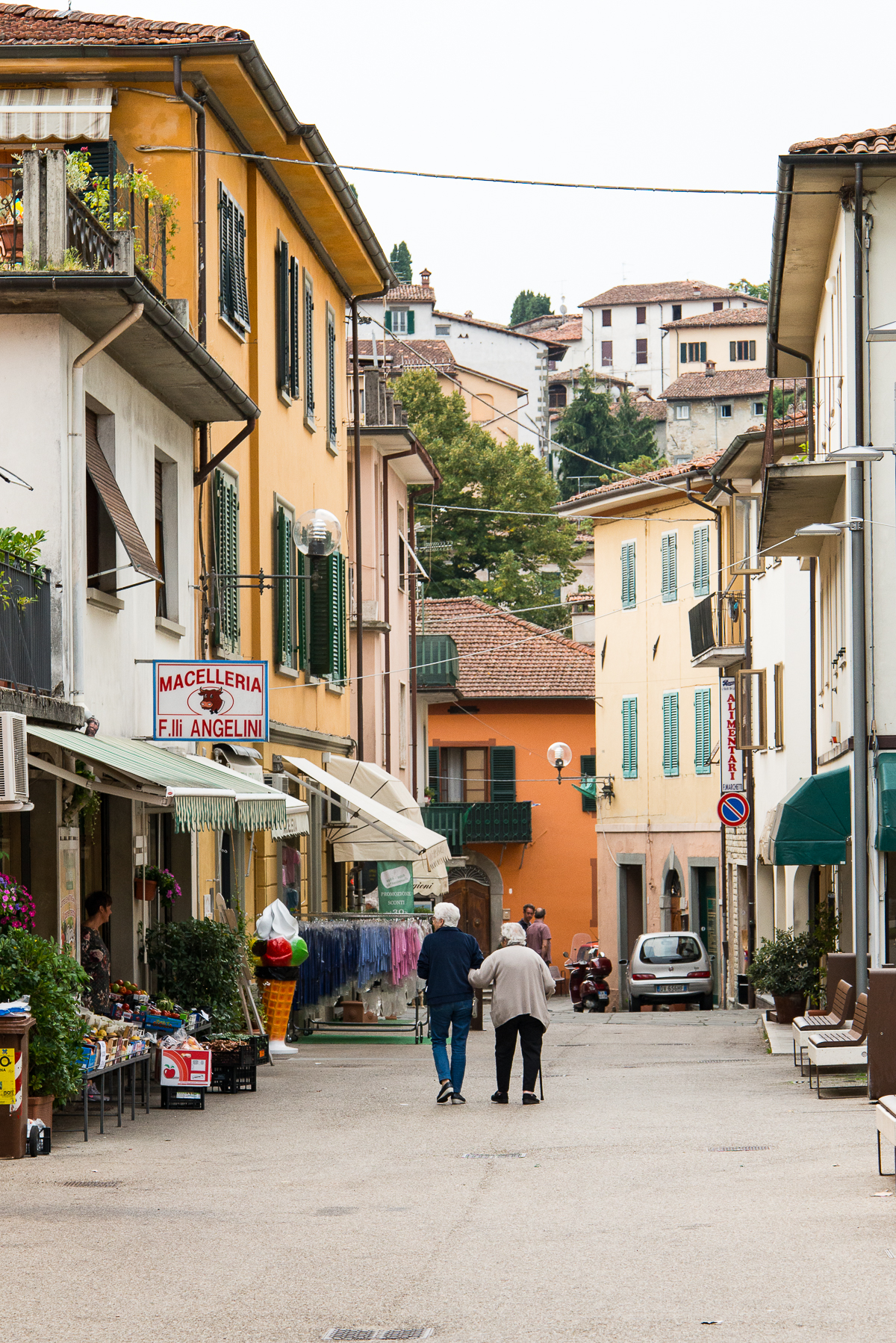 italy-tuscany-barga-town-cityscape-28