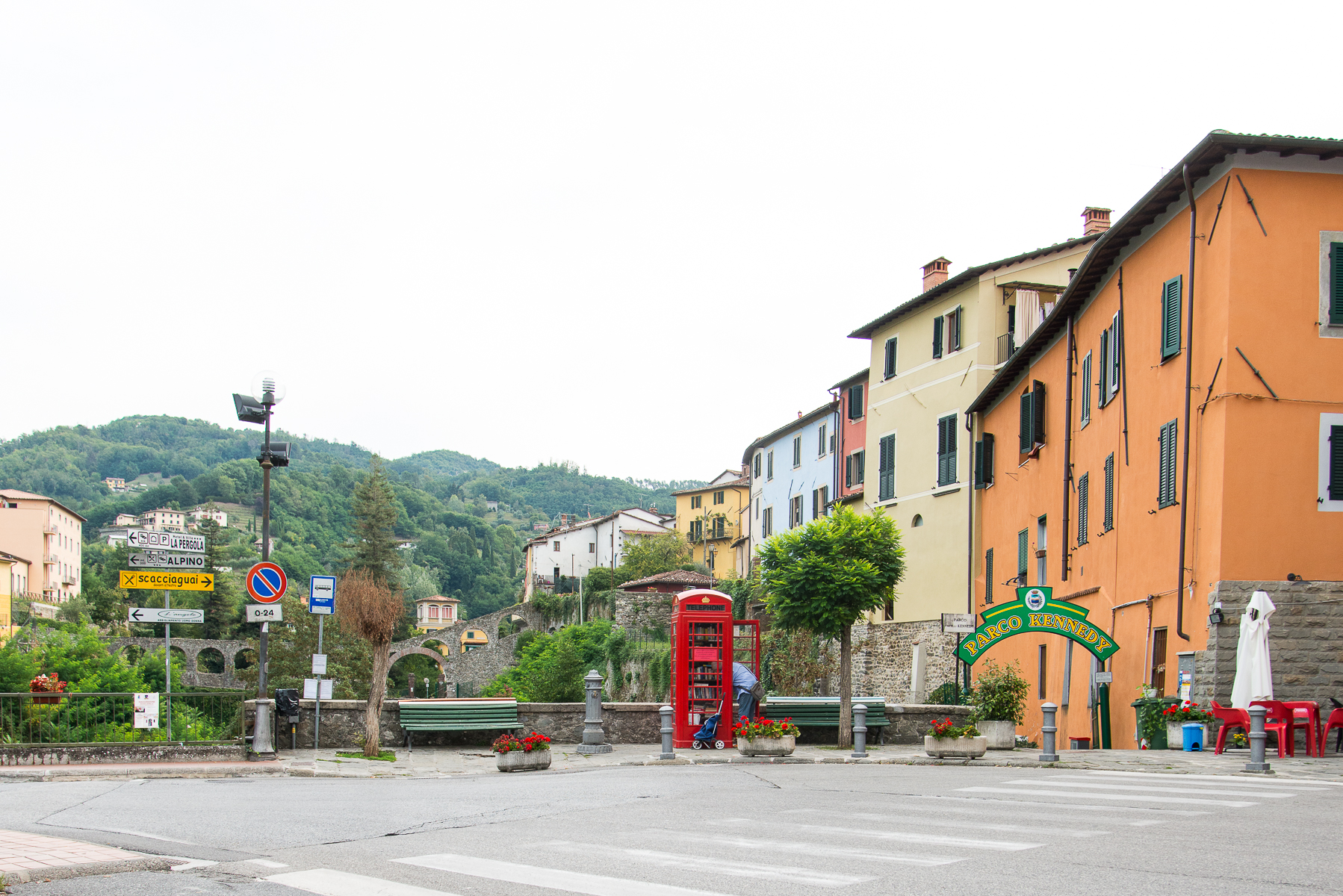 italy-tuscany-barga-town-cityscape-24