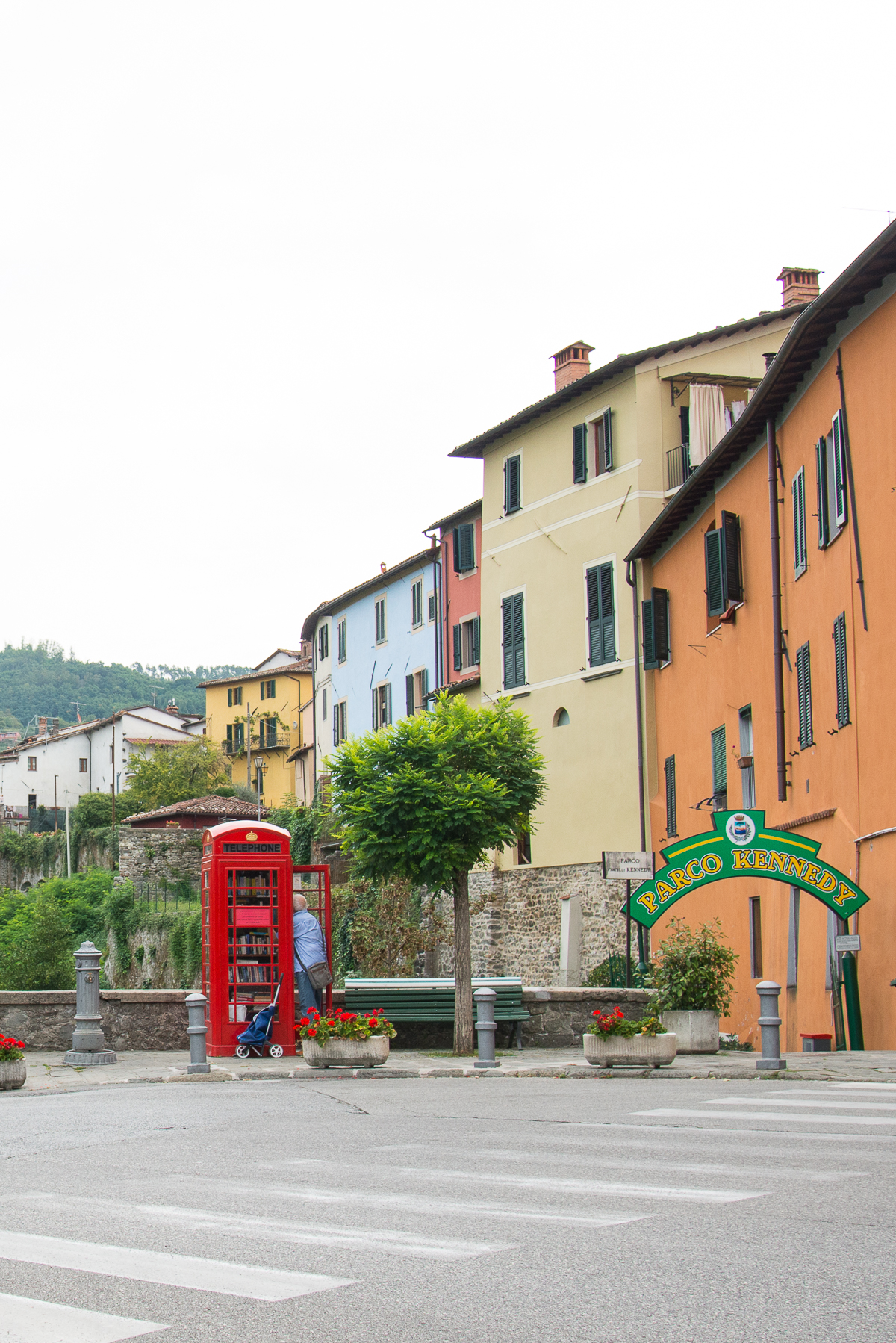 italy-tuscany-barga-town-cityscape-23