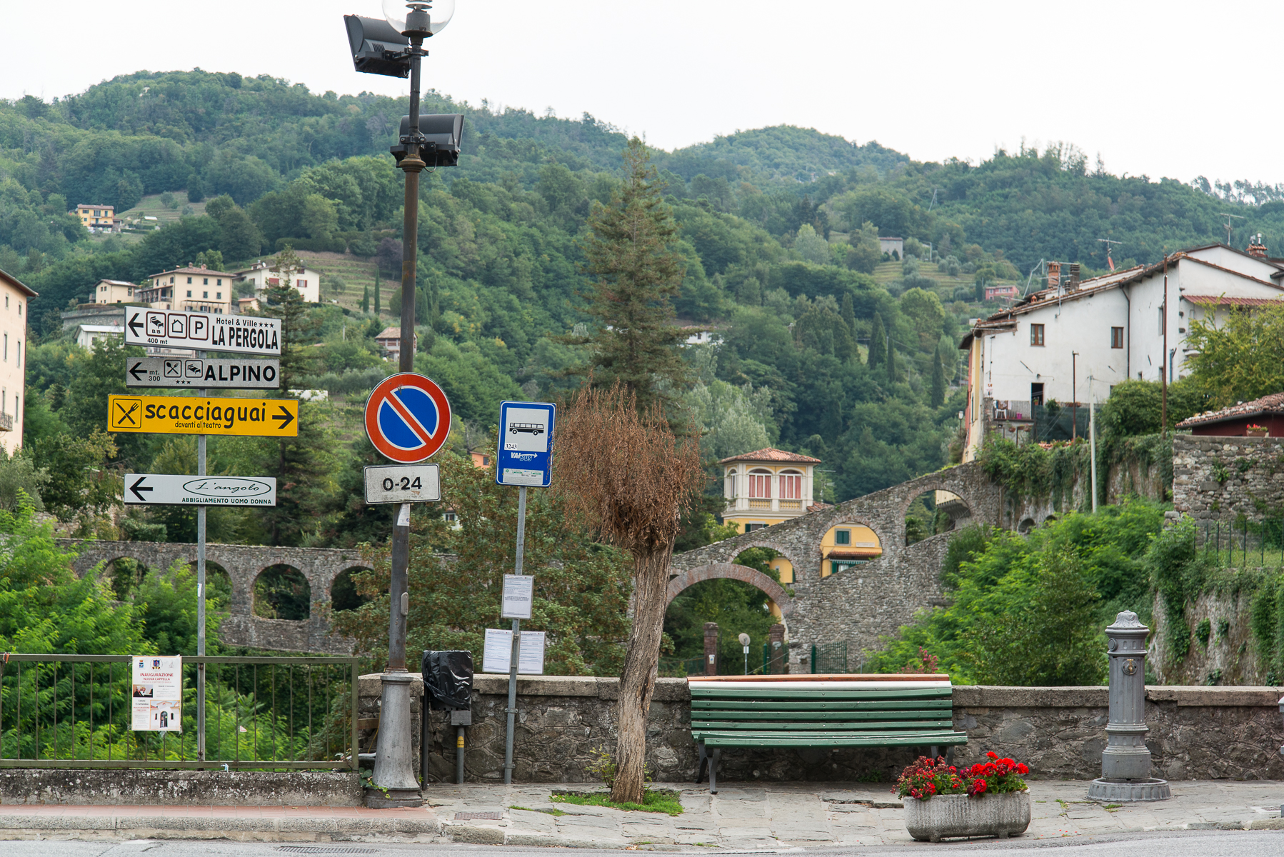 italy-tuscany-barga-town-cityscape-21