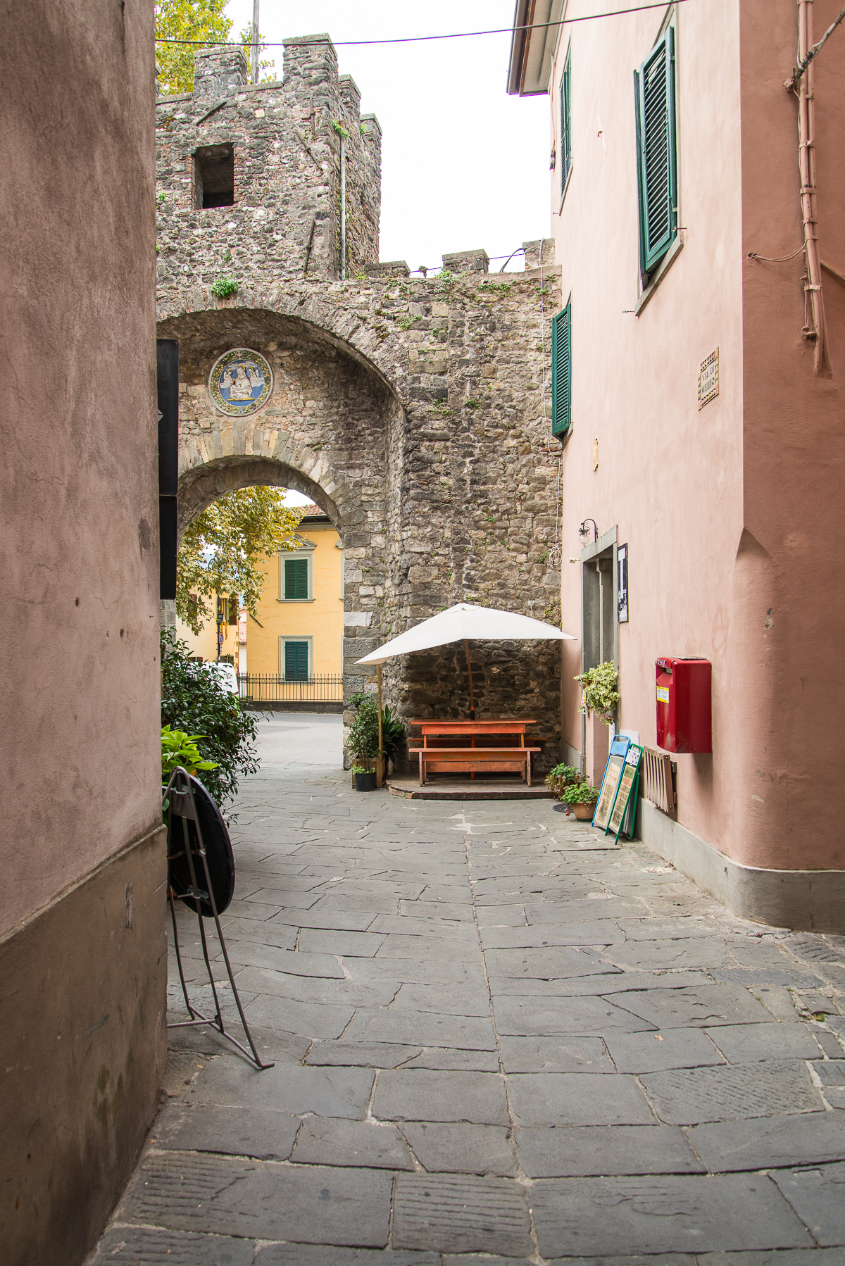 italy-tuscany-barga-town-cityscape-13