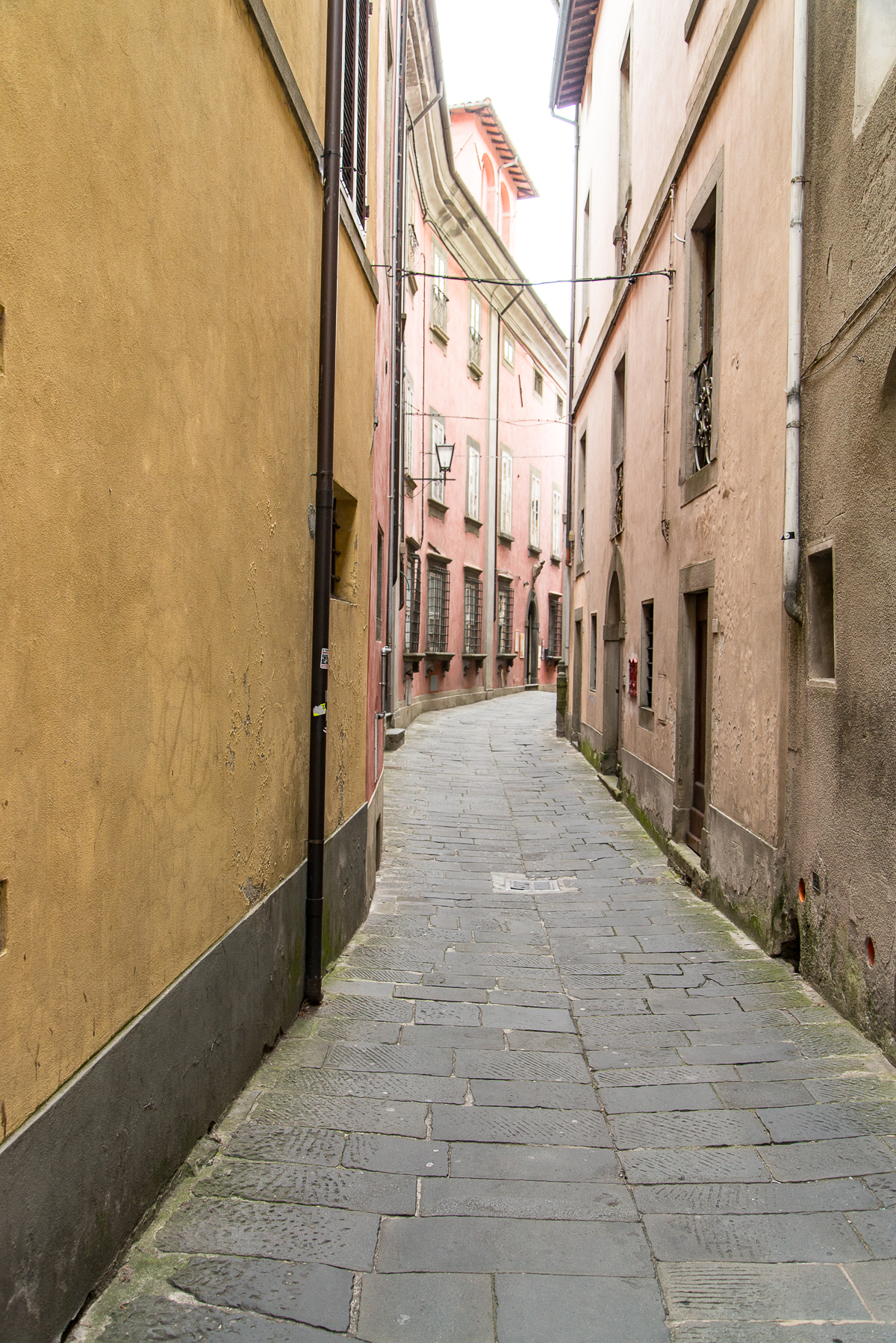 italy-tuscany-barga-town-cityscape-9