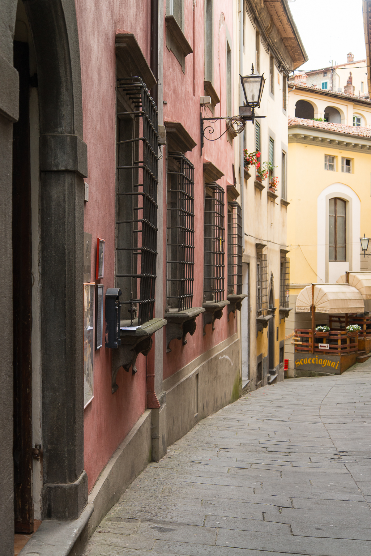 italy-tuscany-barga-town-cityscape-8