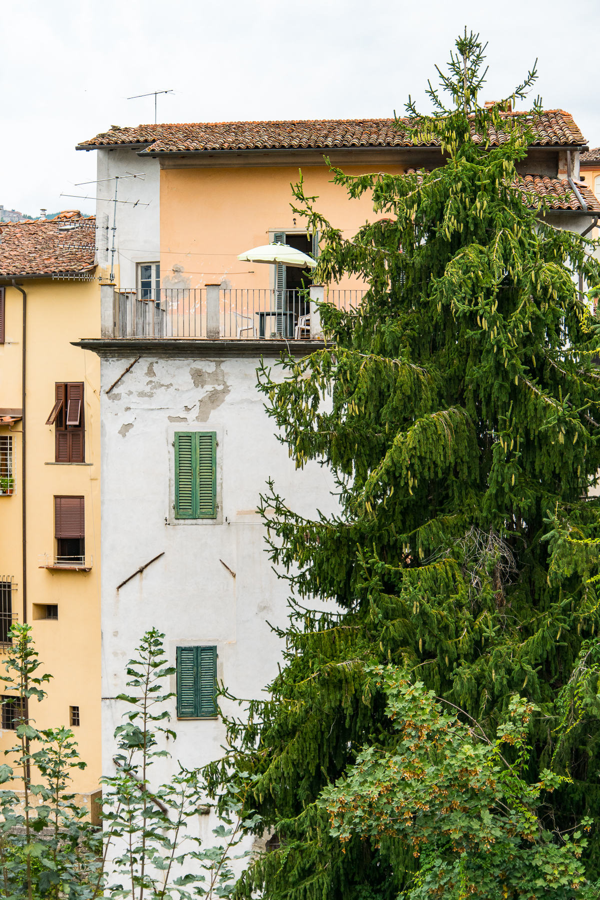 italy-tuscany-barga-town-cityscape-7