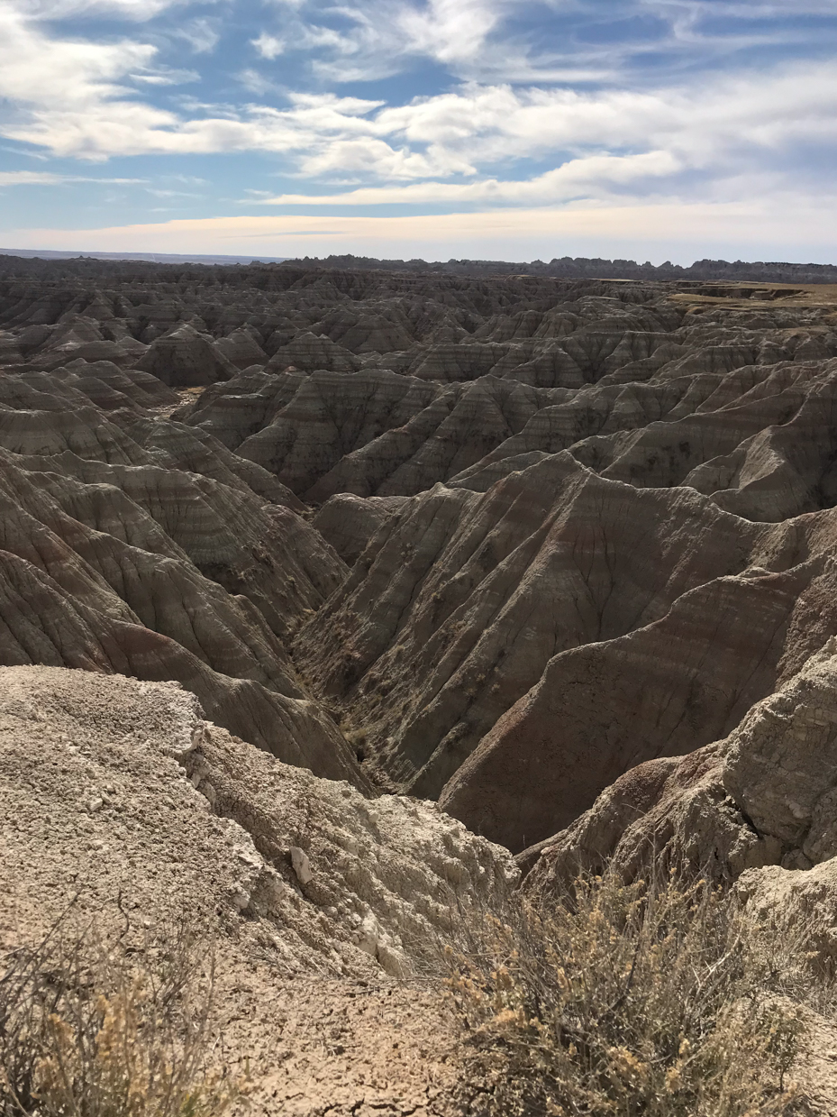 majestic-badlands-national-park-with-rugged-canyon-views