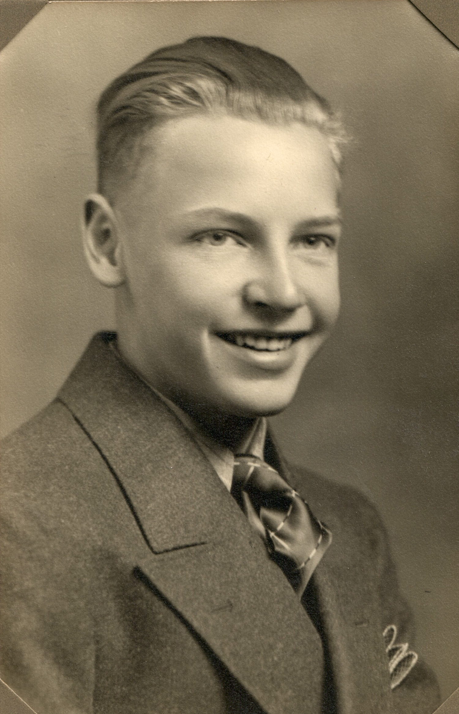 Vintage Portrait of Young Man in Suit – Classic Black and White Reference Photo artist reference photo